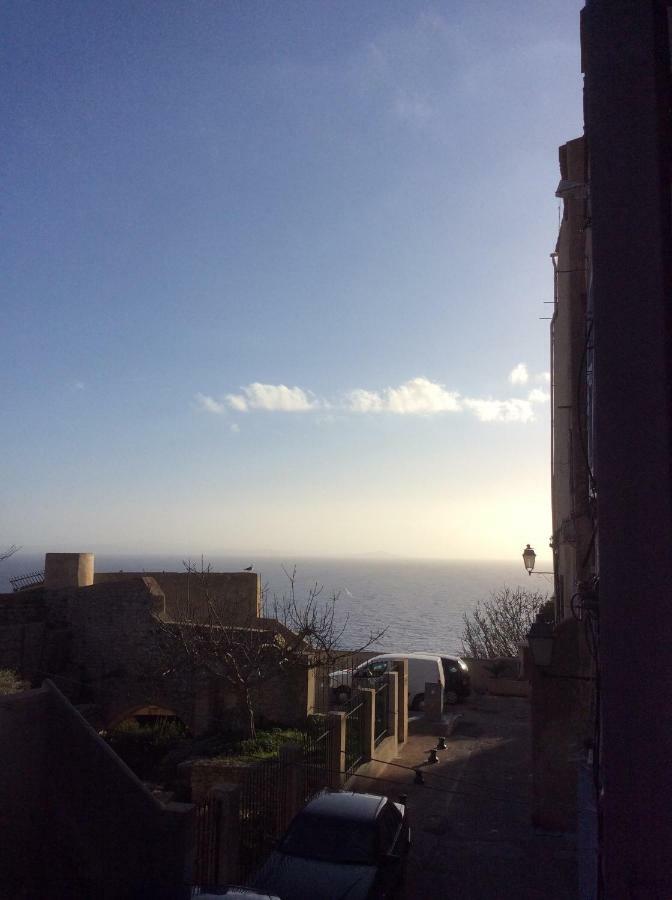 Au Coeur De La Cite Medievale Avec Petite Vue Mer โบนิฟาซิโอ ภายนอก รูปภาพ